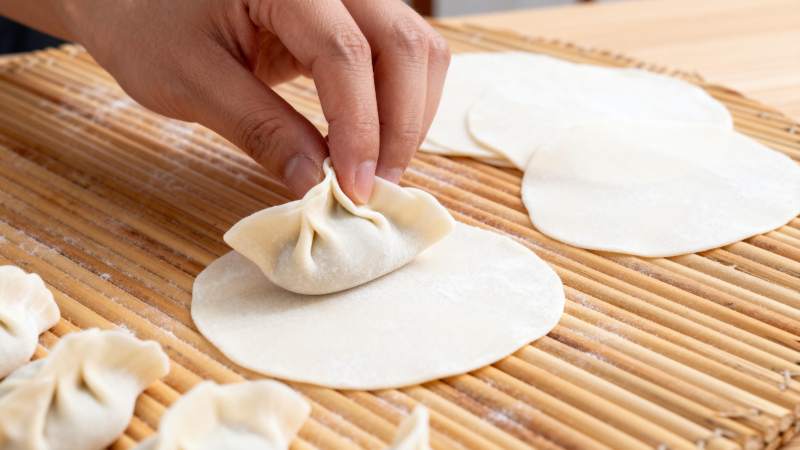 包饺子的手艺图片