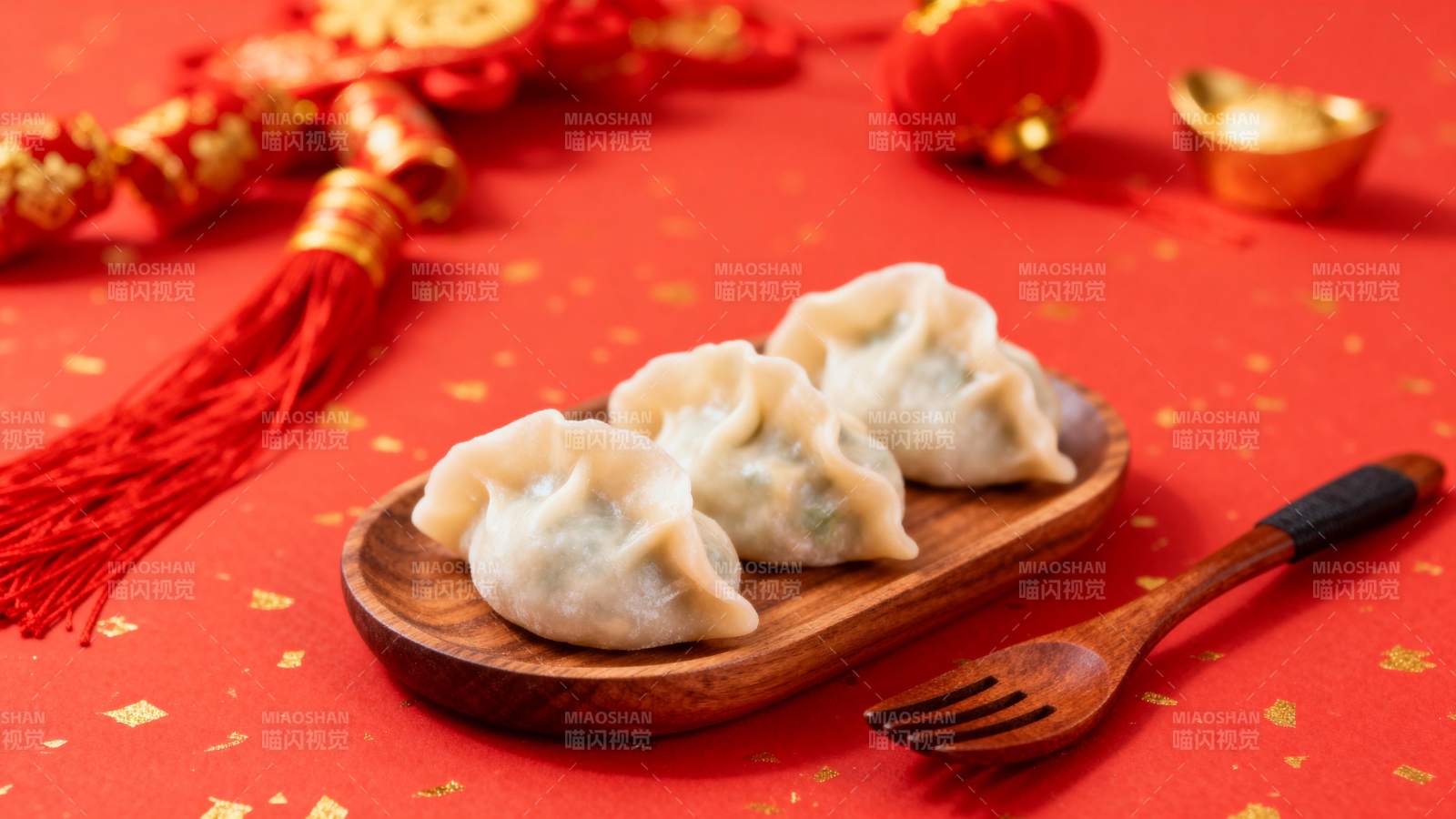 春节饺子喜庆摆盘图片