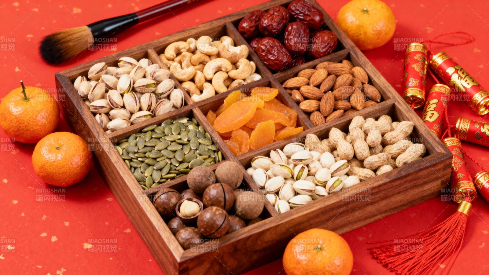 年货坚果礼盒图片
