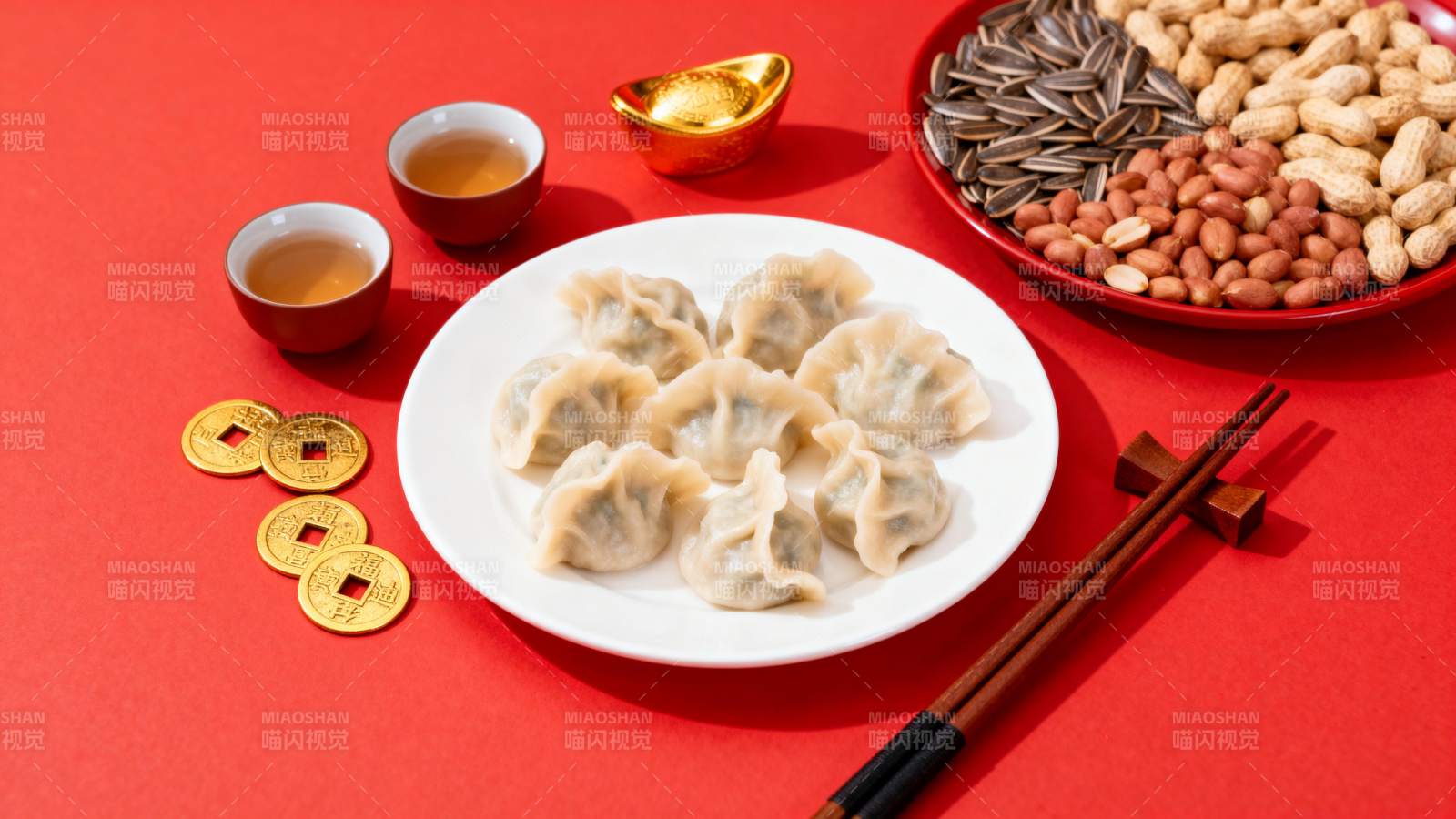 春节美食 饺子与茶图片