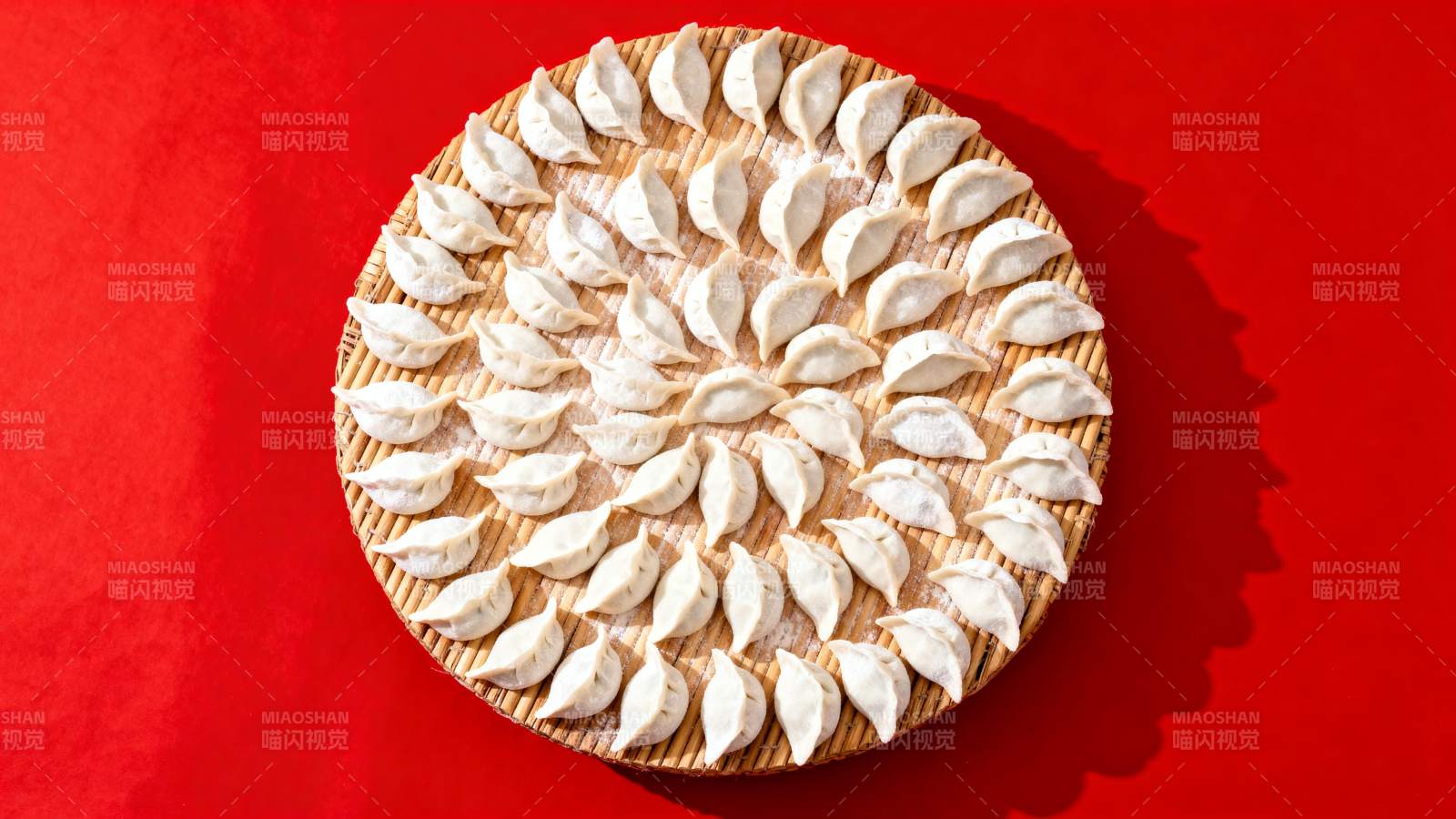 精致饺子盘图片