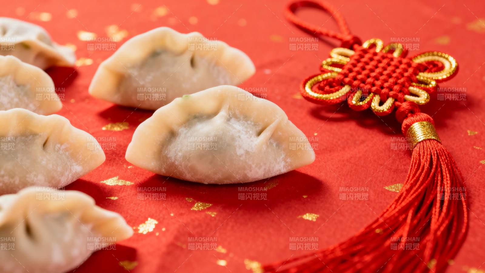 春节饺子与中国结图片