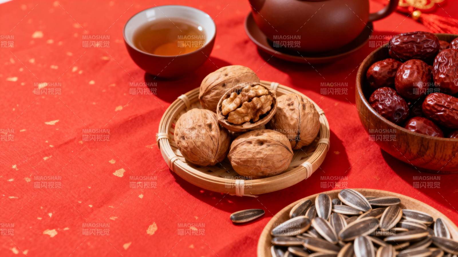 茶点坚果迎新春图片