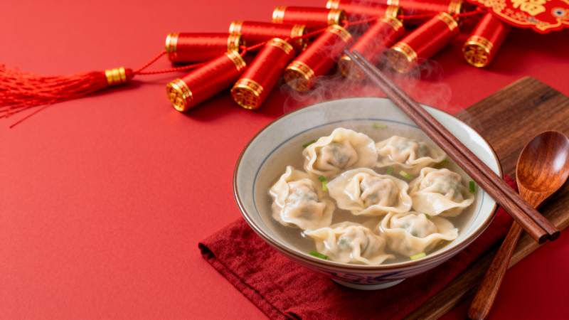 春节饺子与鞭炮图片