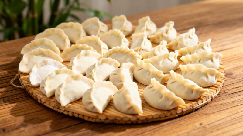 美味饺子摆盘图片