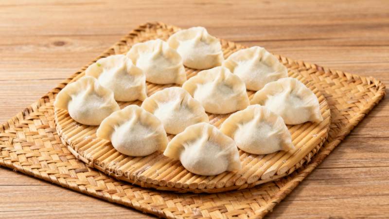 美味饺子摆盘图片