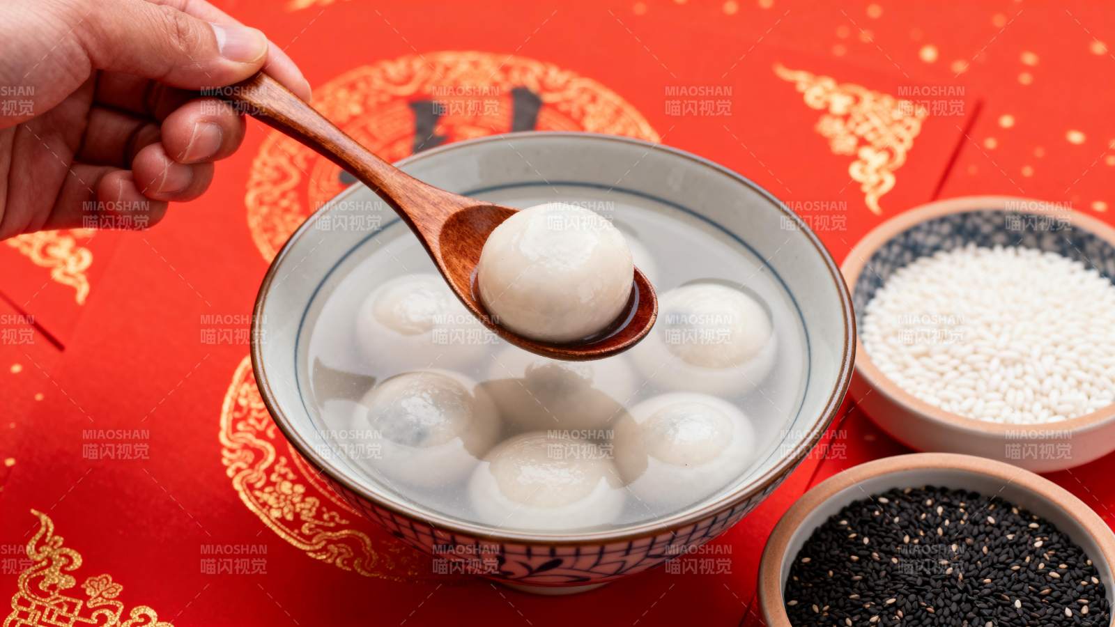 元宵节汤圆特写图片