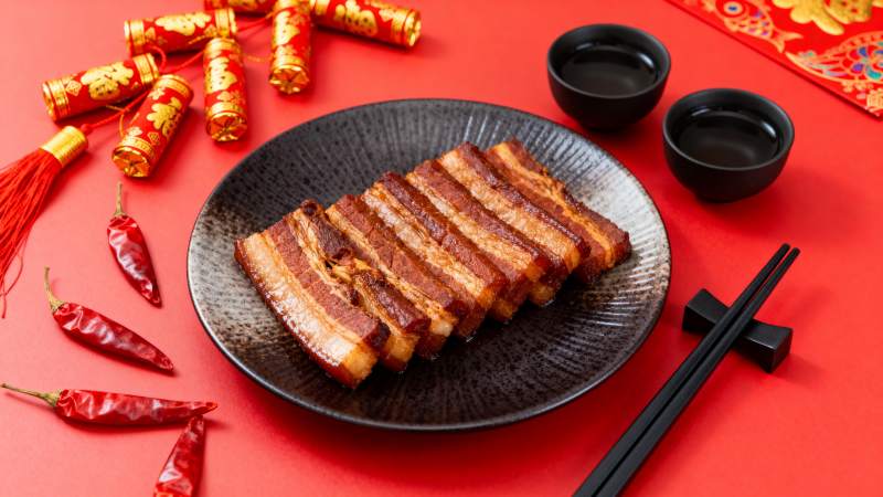 红烧肉配年味装饰图片