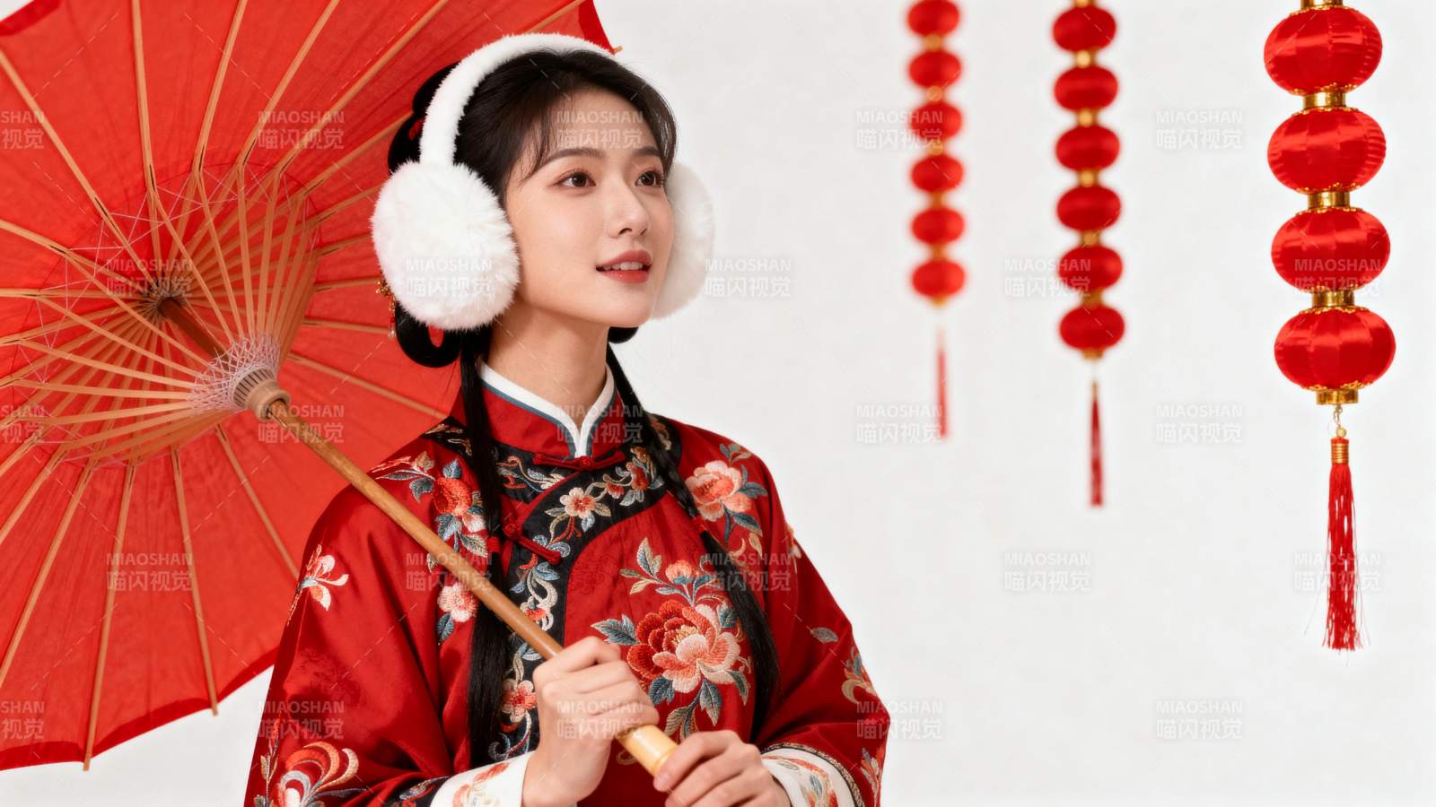 红伞佳人迎新春图片