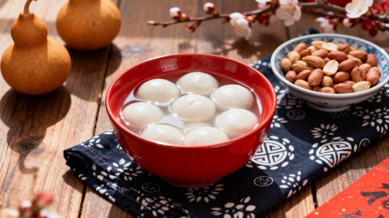 元宵汤圆与坚果图片