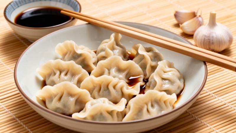 美味饺子配酱油图片