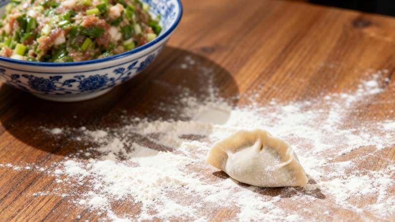 包饺子的准备过程图片