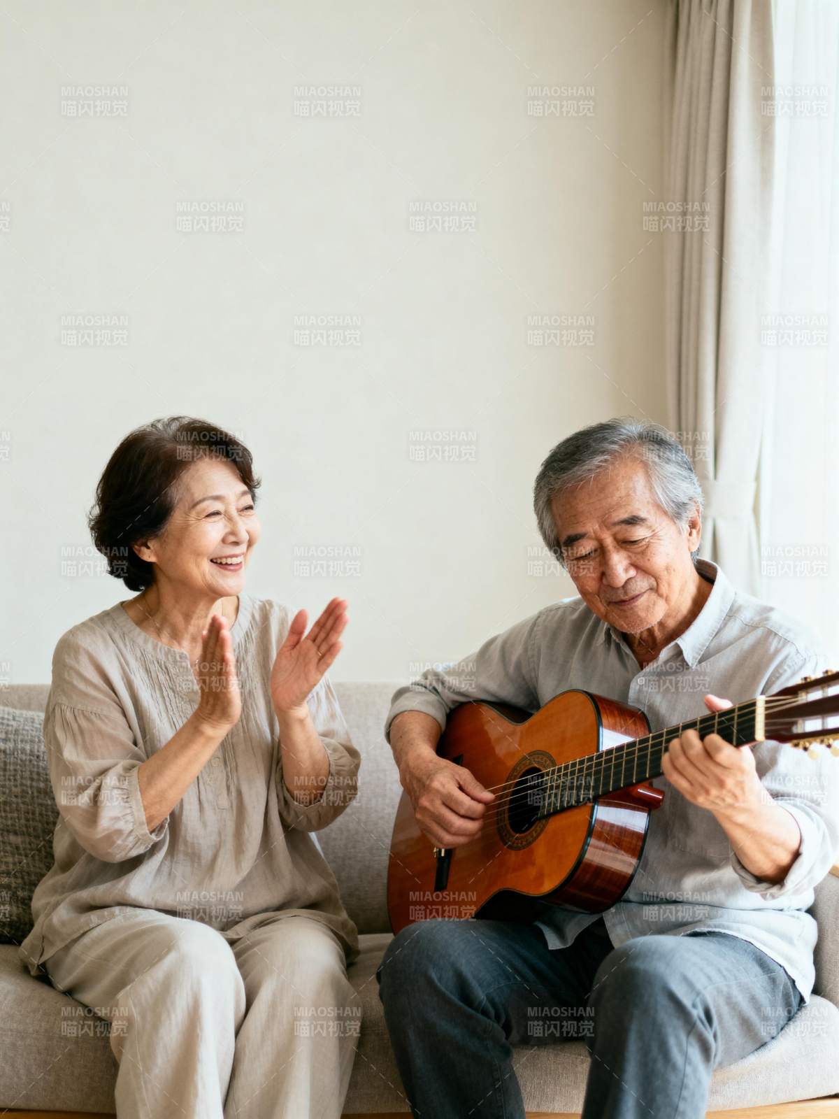 琴声伴笑语图片