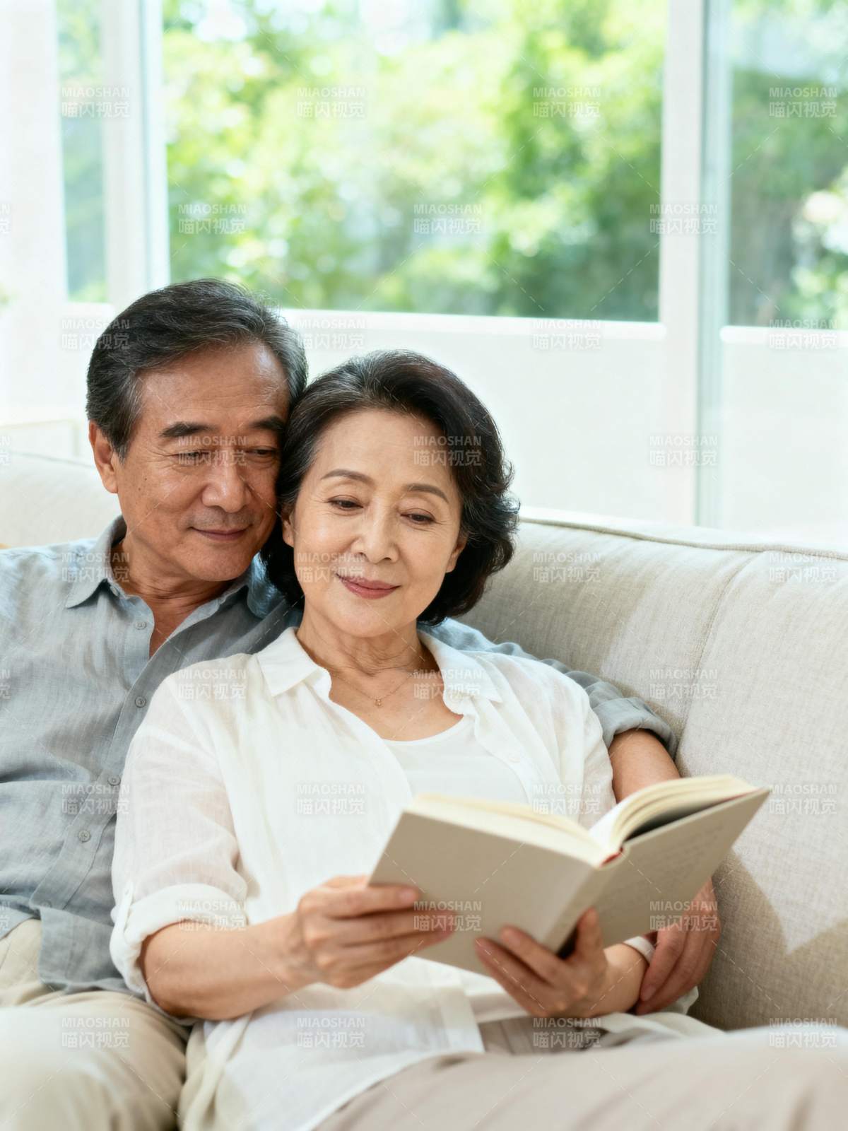 温馨共读时光图片