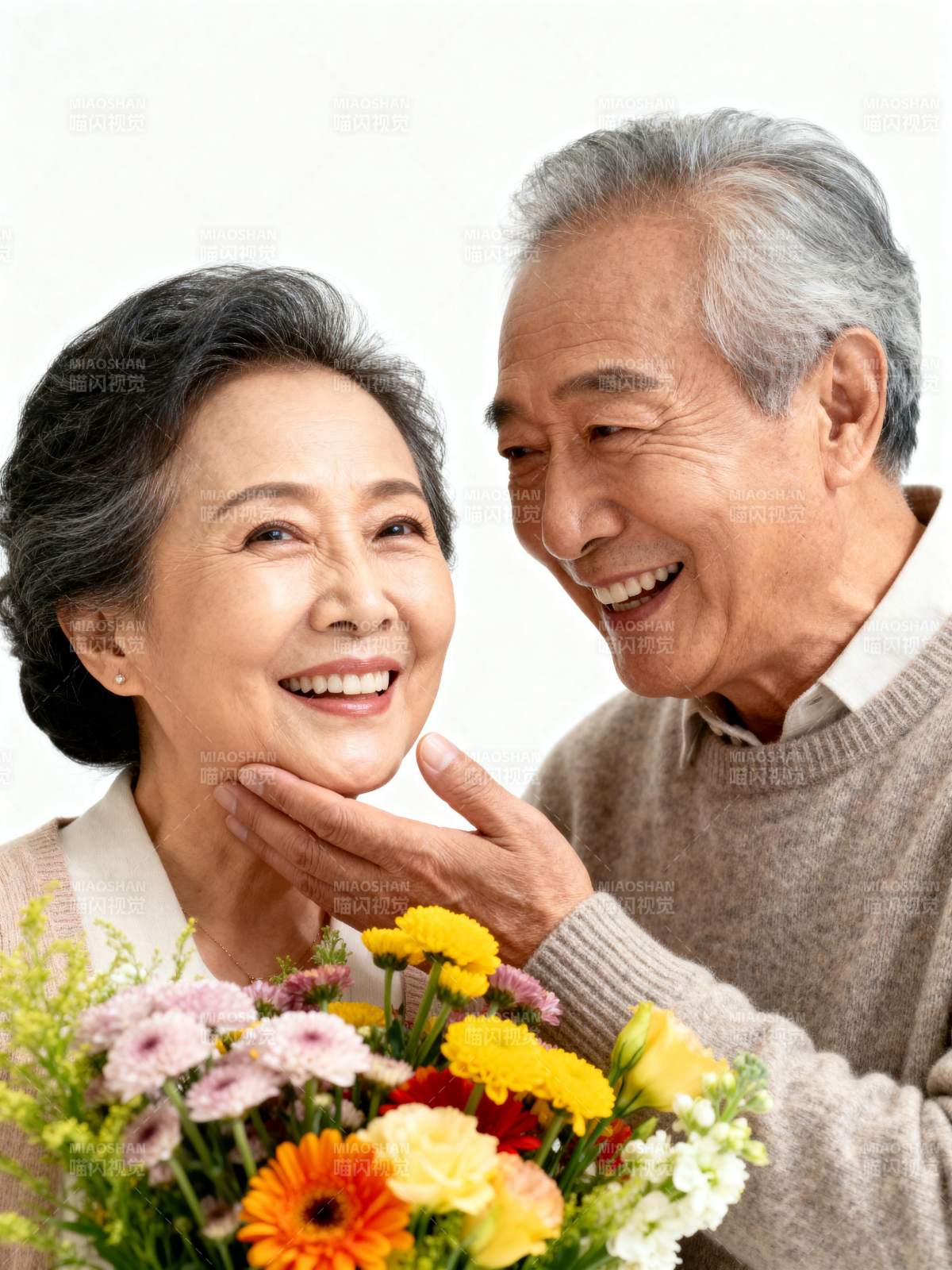 幸福晚年 花伴笑颜图片