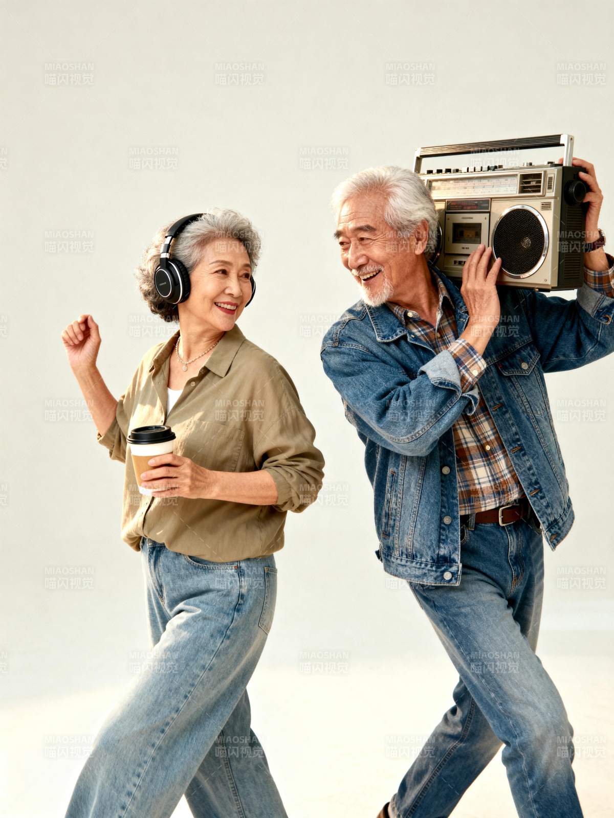 银发舞动青春图片