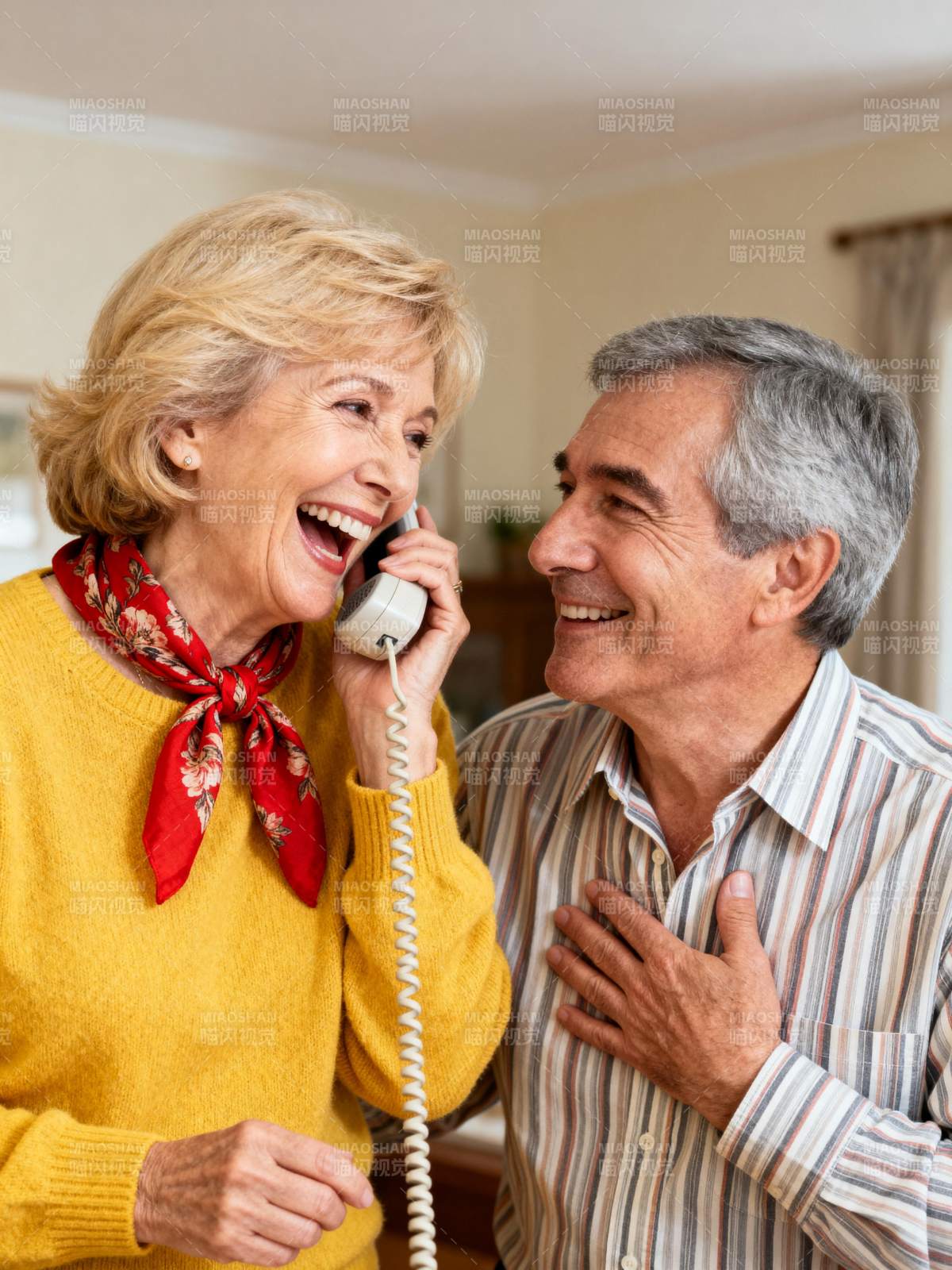 温馨通话 笑容满面图片