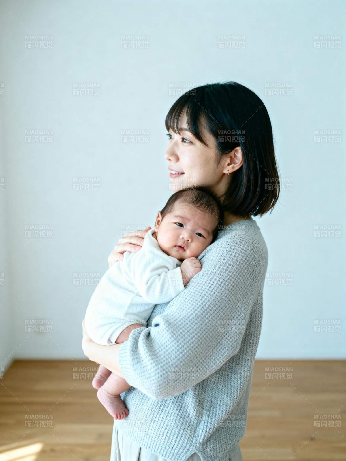 母爱如光 温暖新生图片