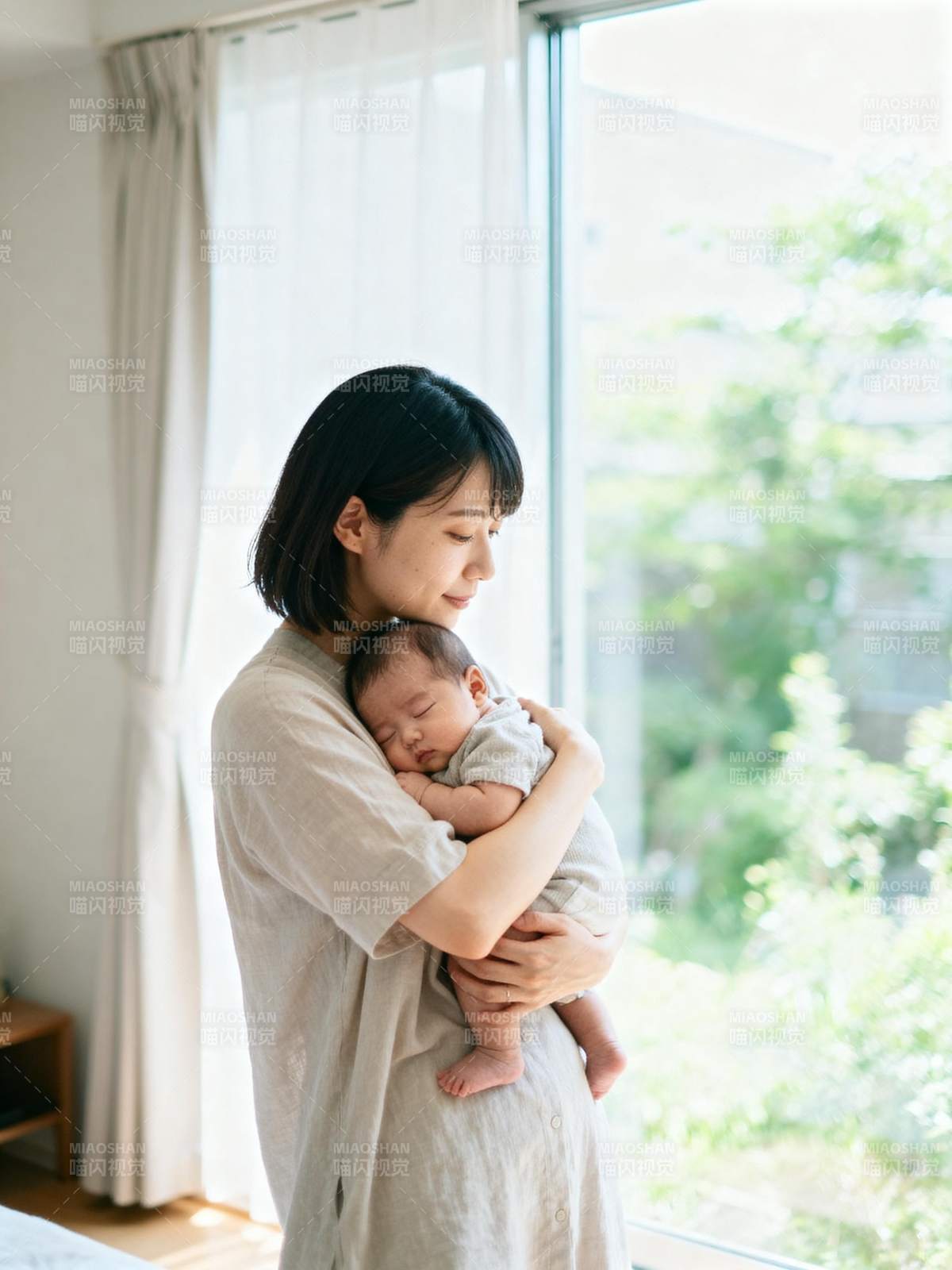 母爱如光 温暖新生图片