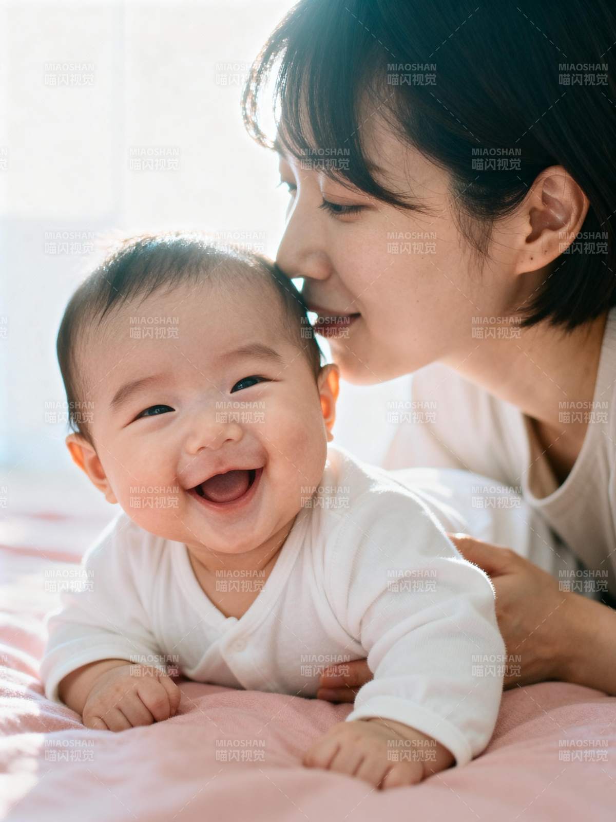 母爱温馨瞬间图片