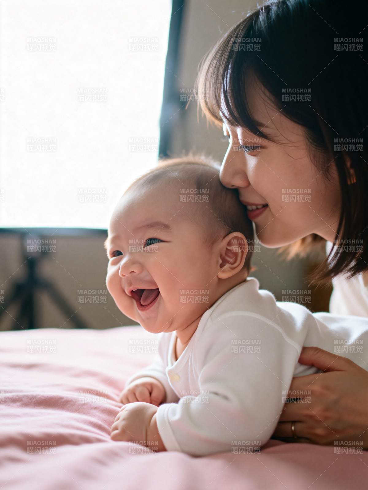 母爱温馨瞬间图片