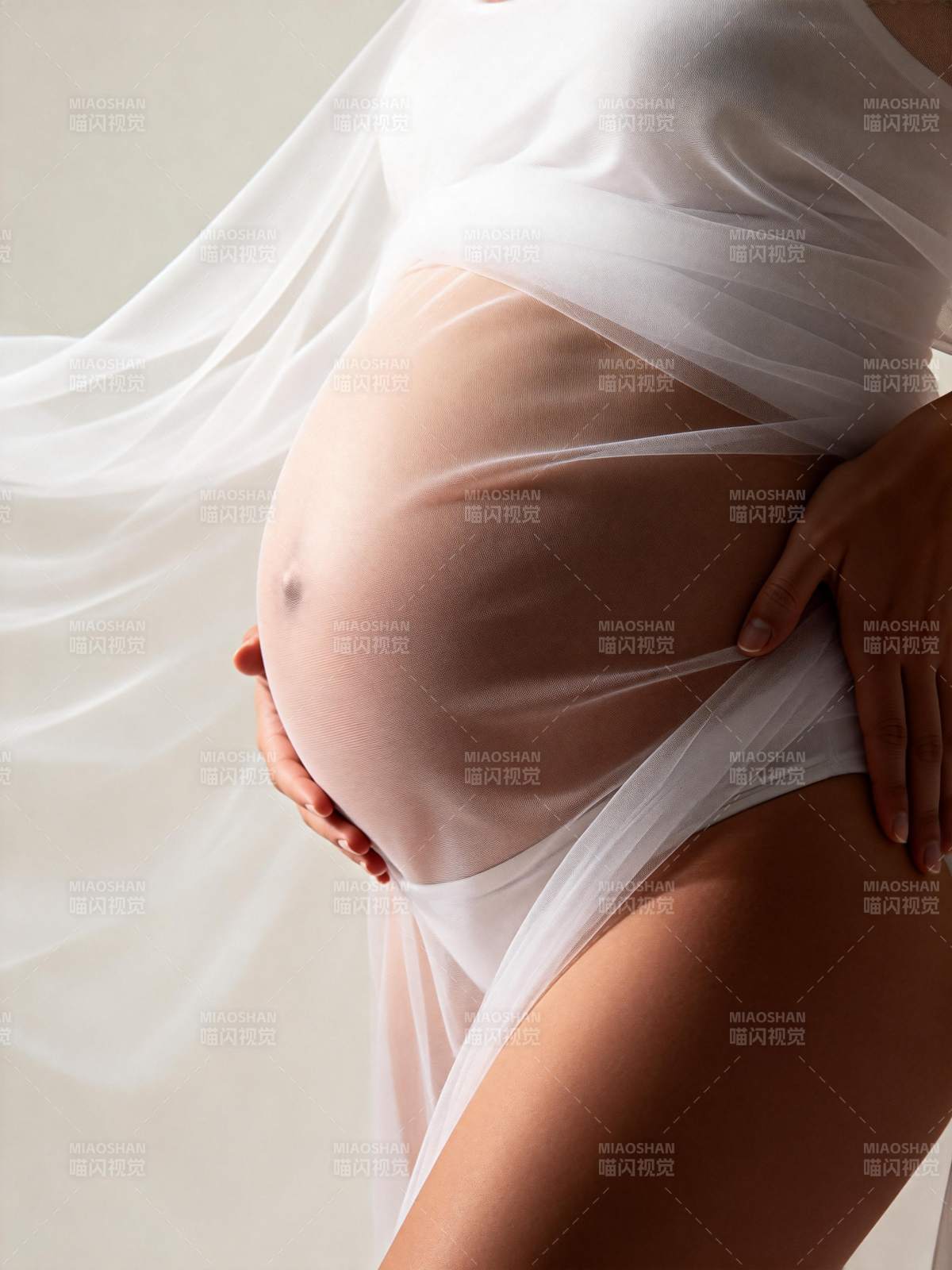 孕肚轻纱柔美图片