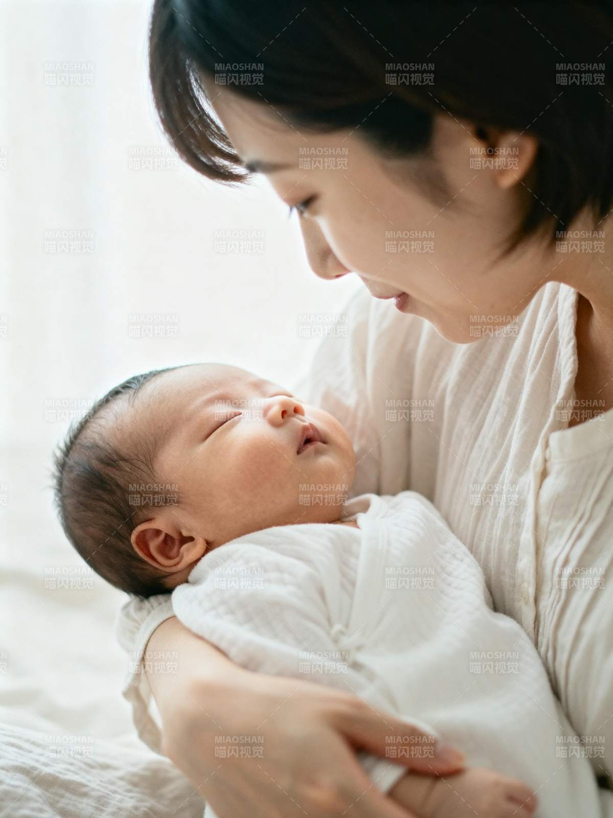 母爱如初 温馨相伴图片