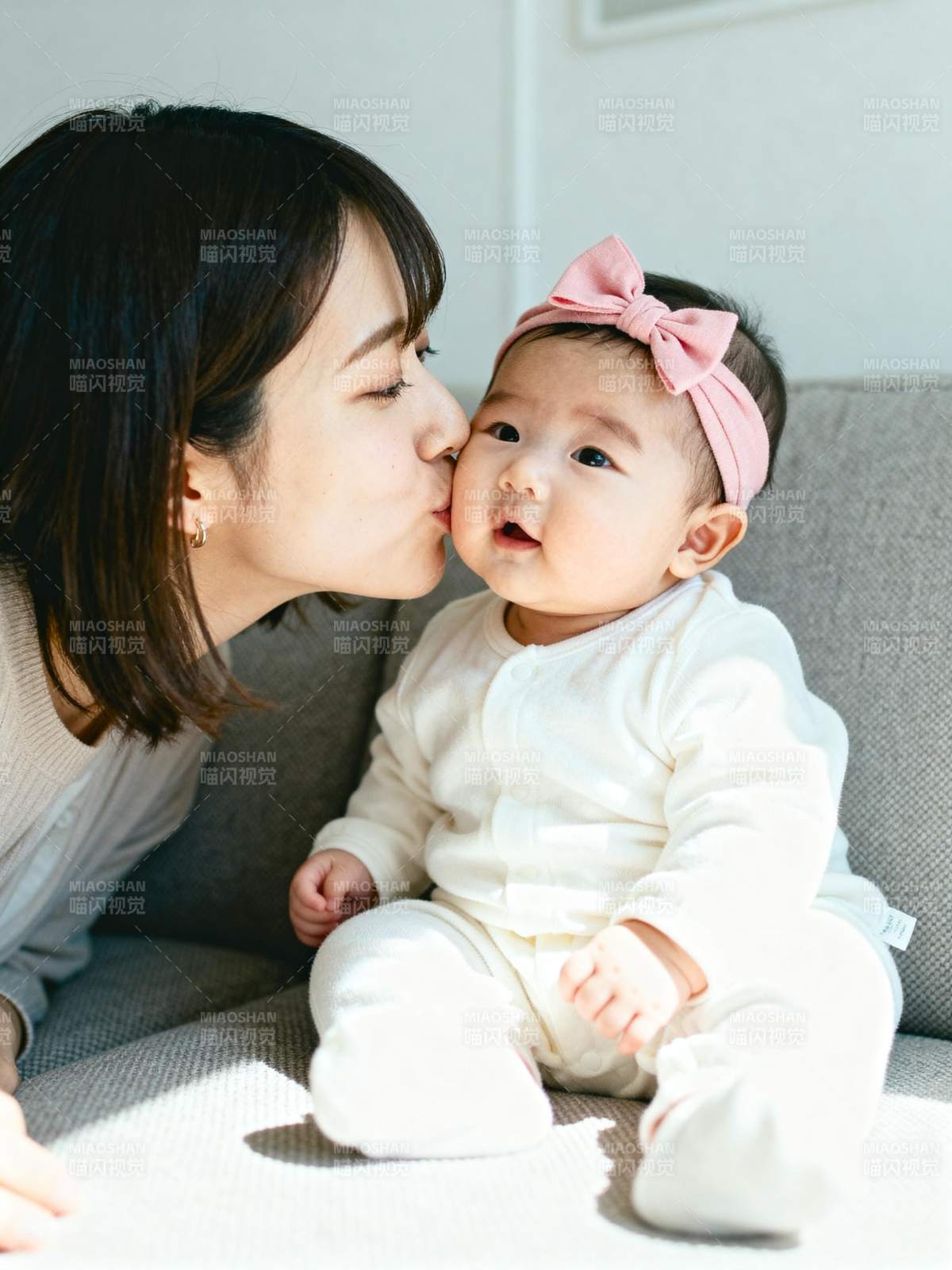 母爱温馨瞬间图片