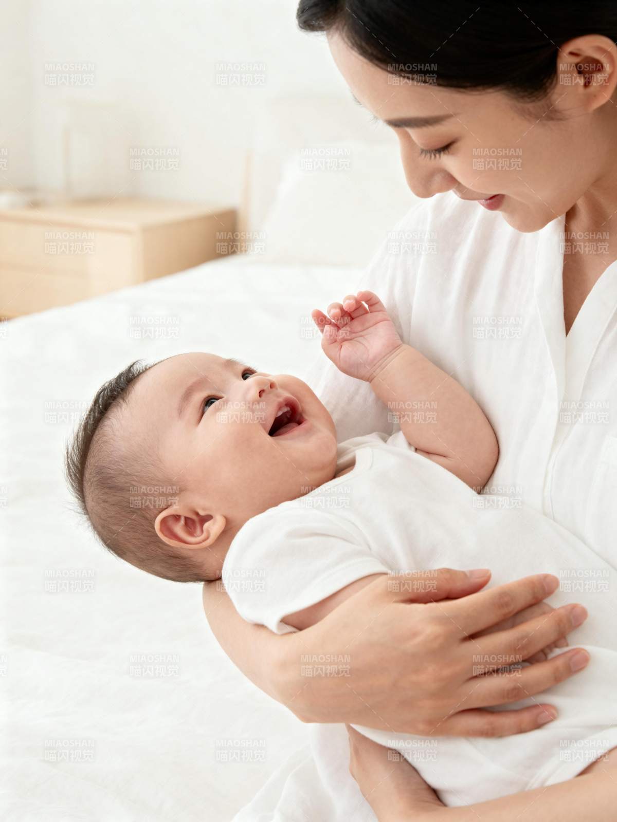 母爱温馨时刻图片