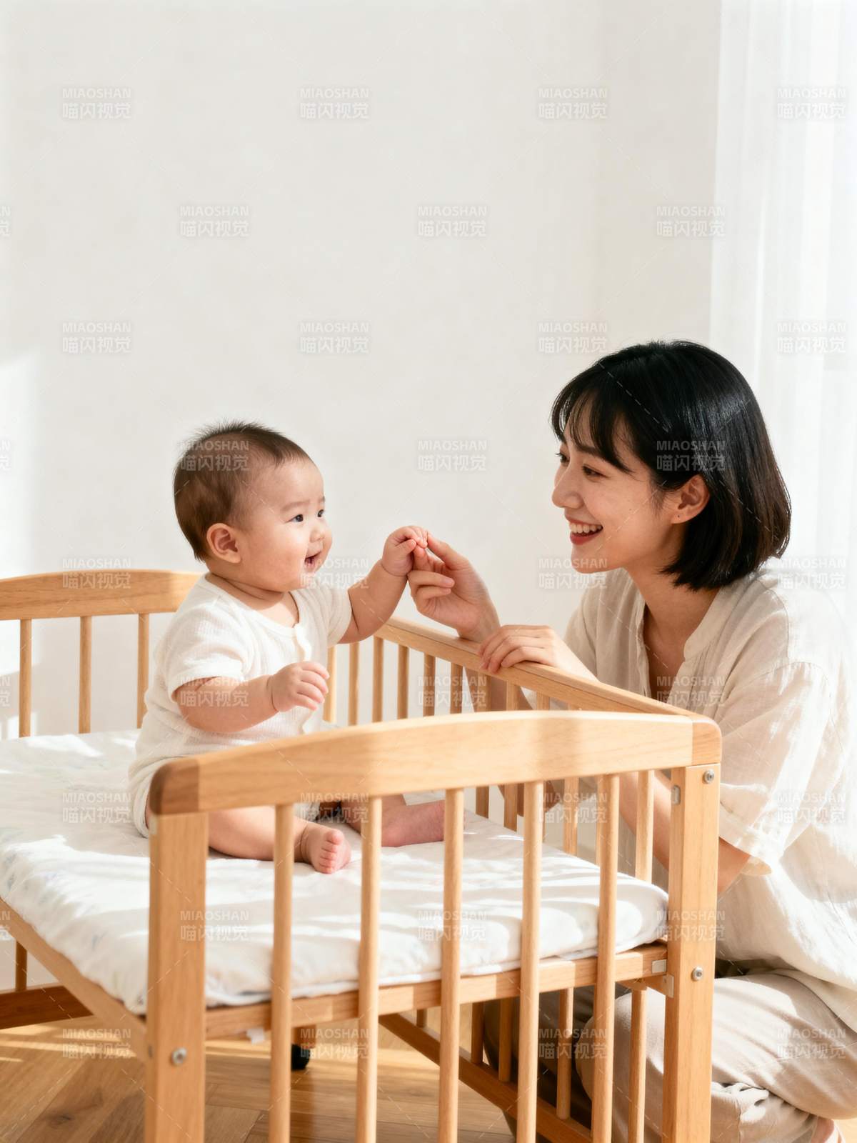 母子温馨互动图片