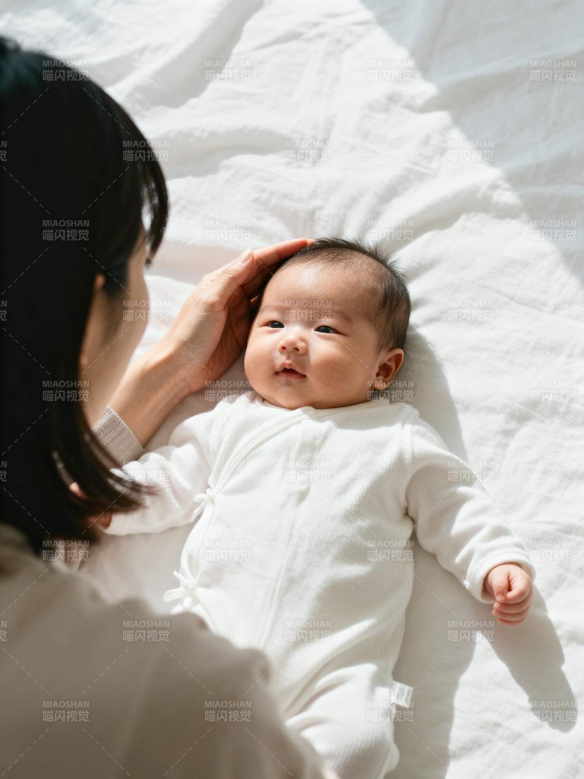 母爱温柔时刻图片