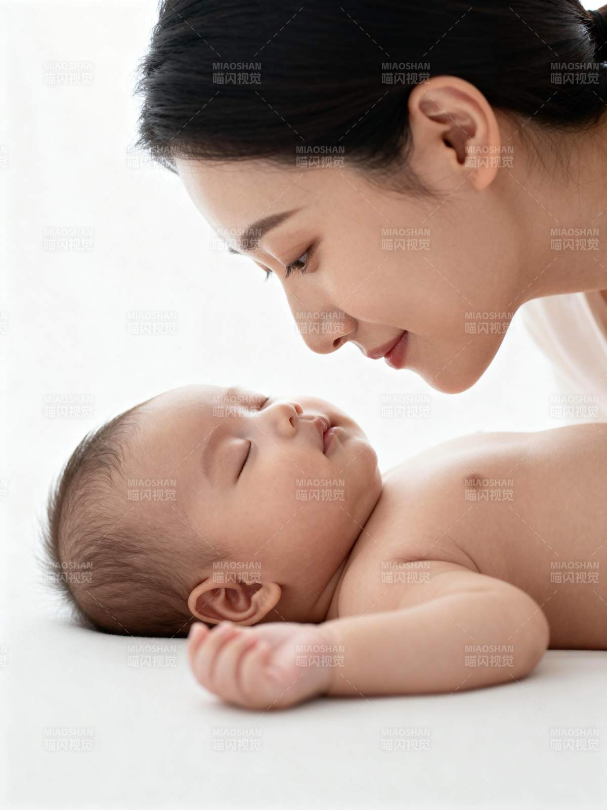 母爱如初 温馨相伴图片