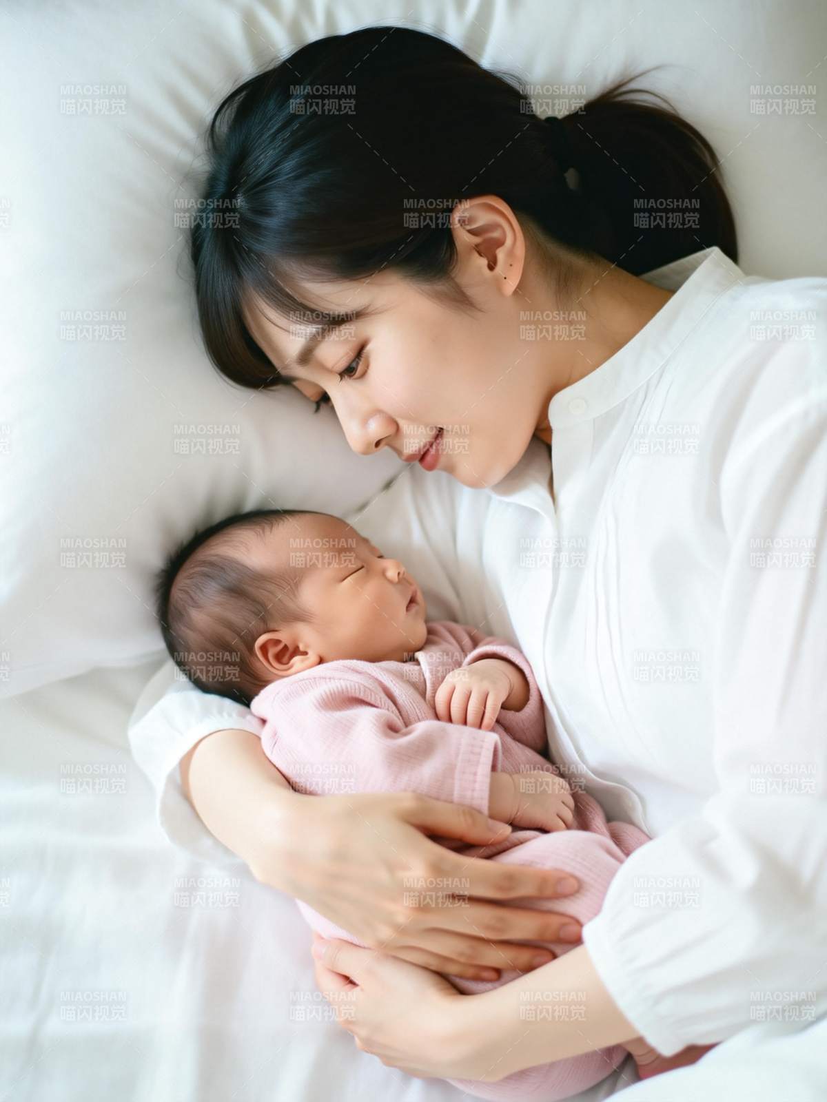 母爱如初 温馨相伴图片