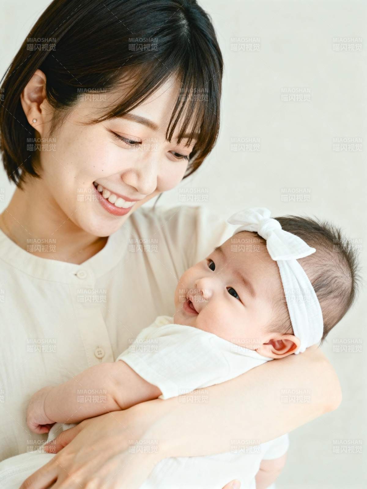 母爱温馨瞬间图片