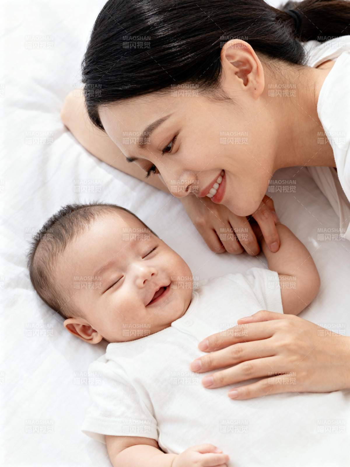 母爱温馨时刻图片