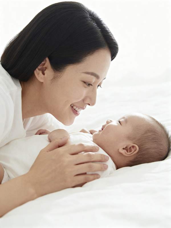 母爱如光 温暖新生图片