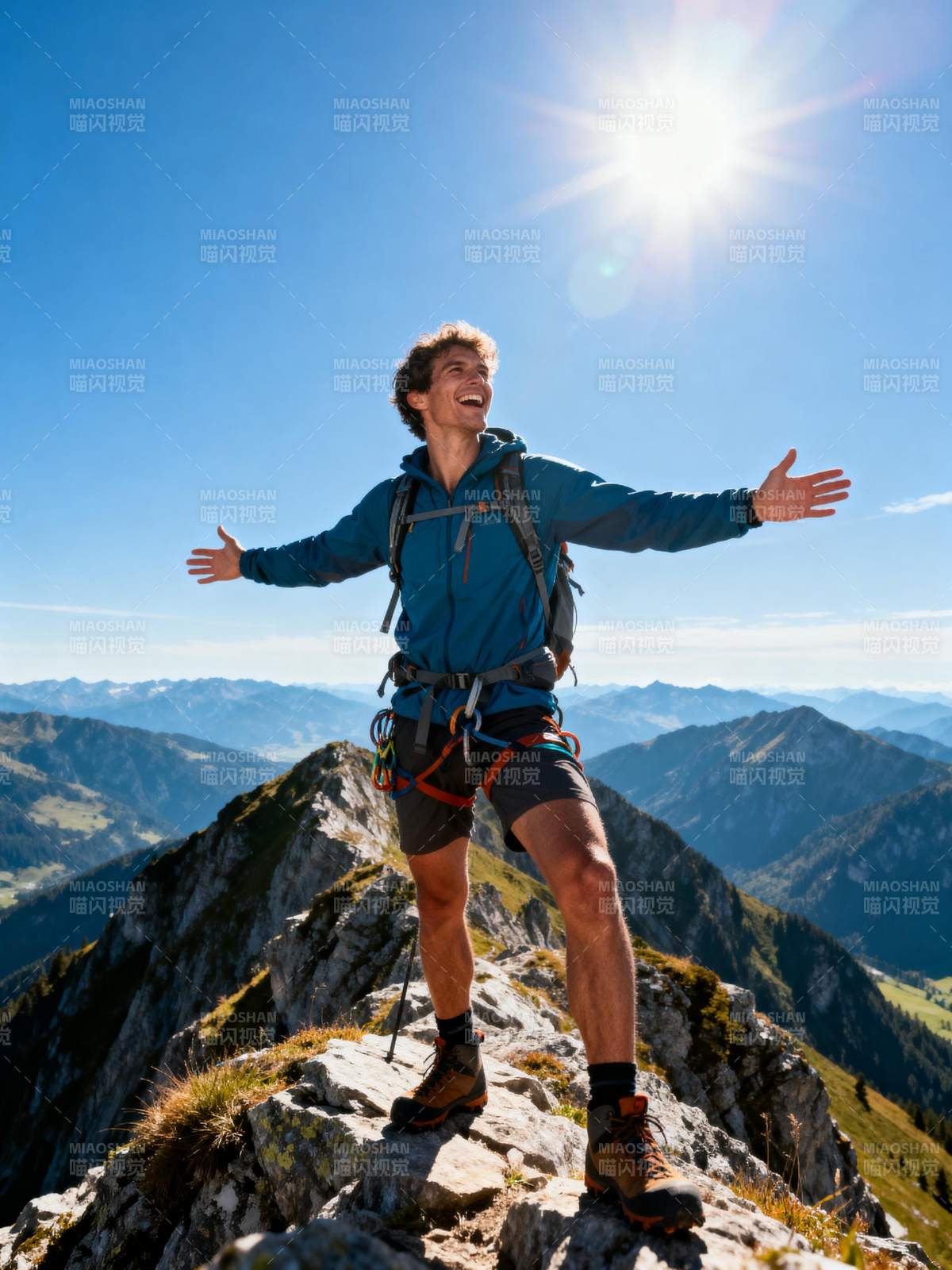 登顶巅峰 拥抱阳光图片
