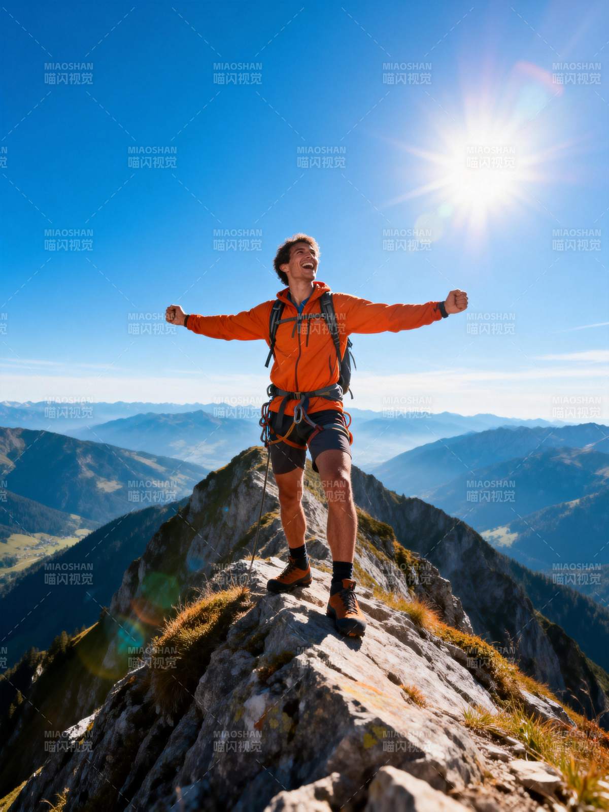 登顶巅峰 拥抱阳光图片