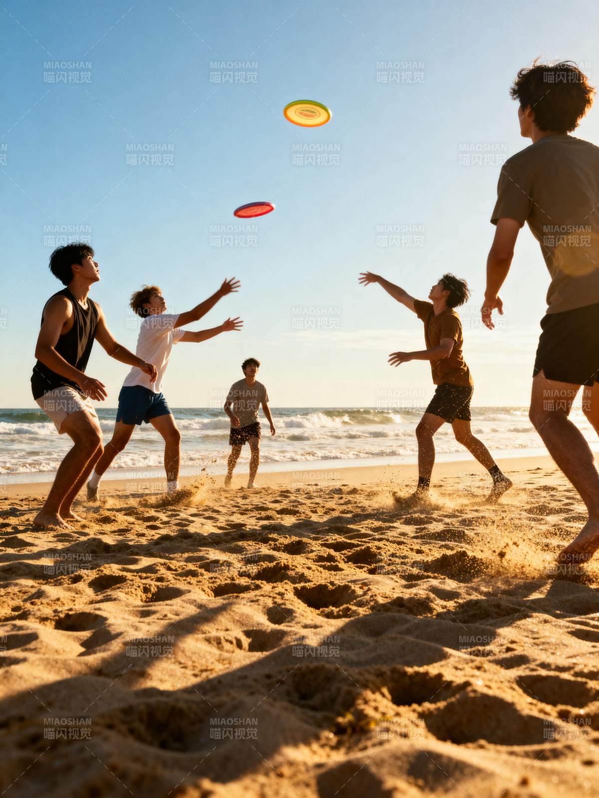 沙滩飞盘竞技图片