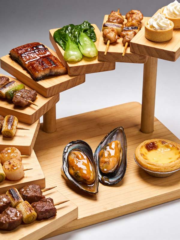 精致日式料理拼盘图片