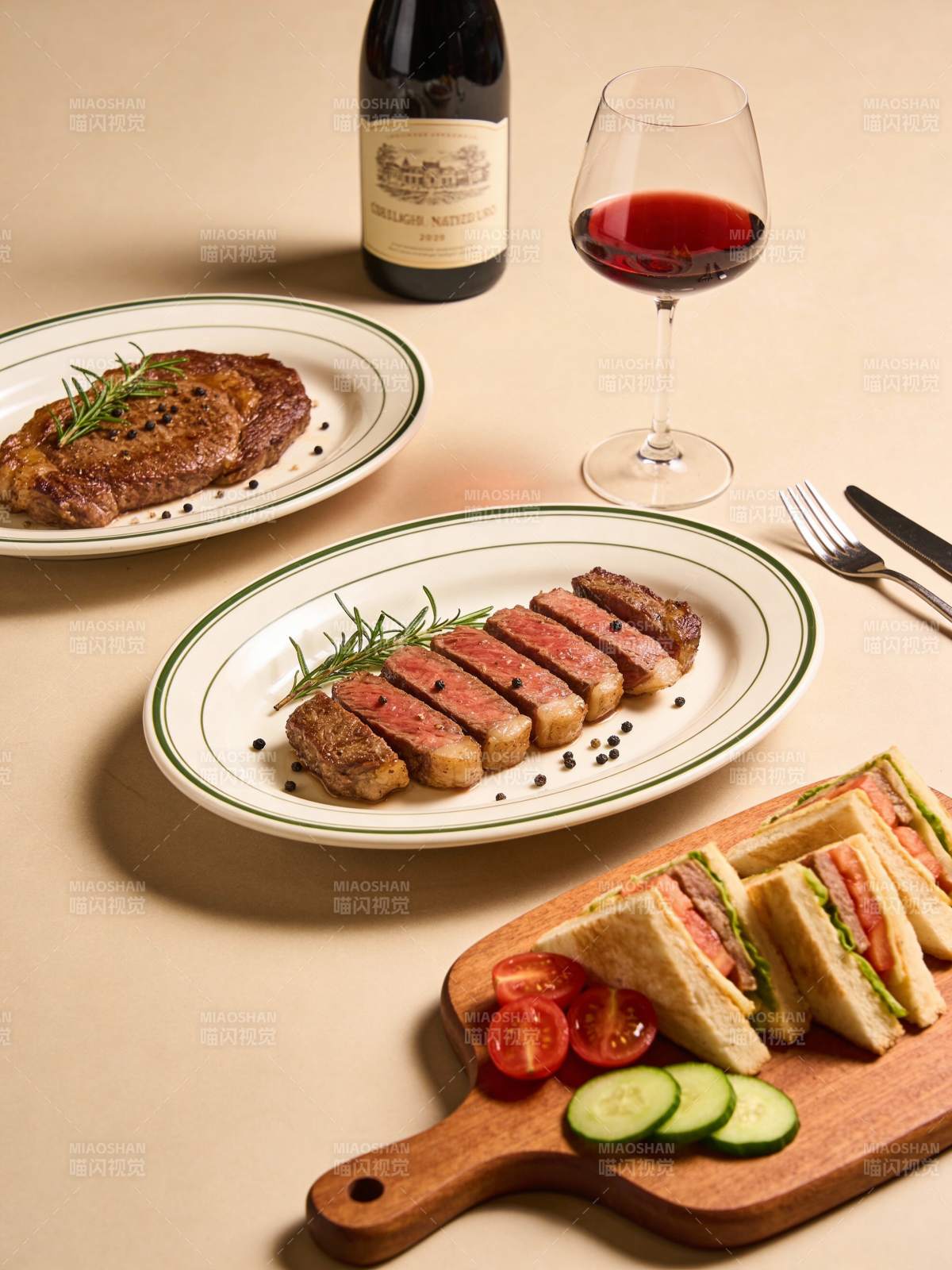 美食盛宴 红酒相伴图片