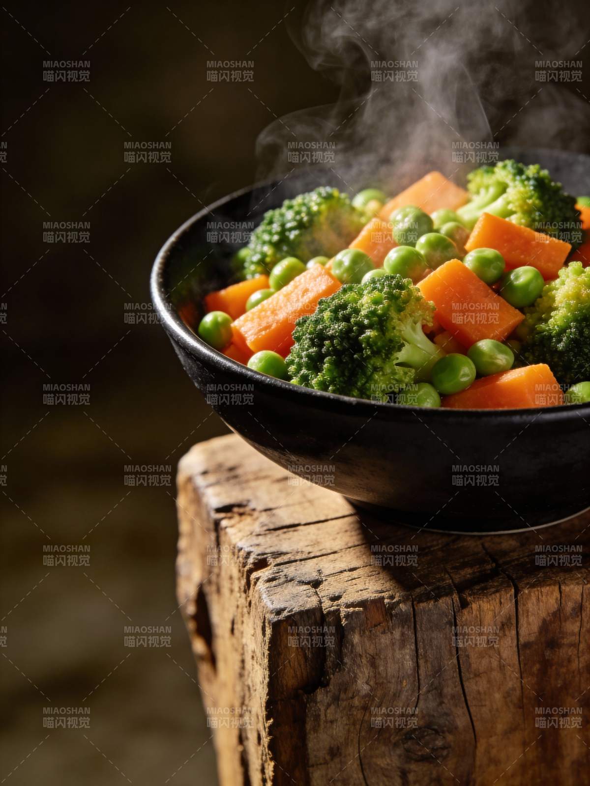 热腾腾的时蔬拼盘图片