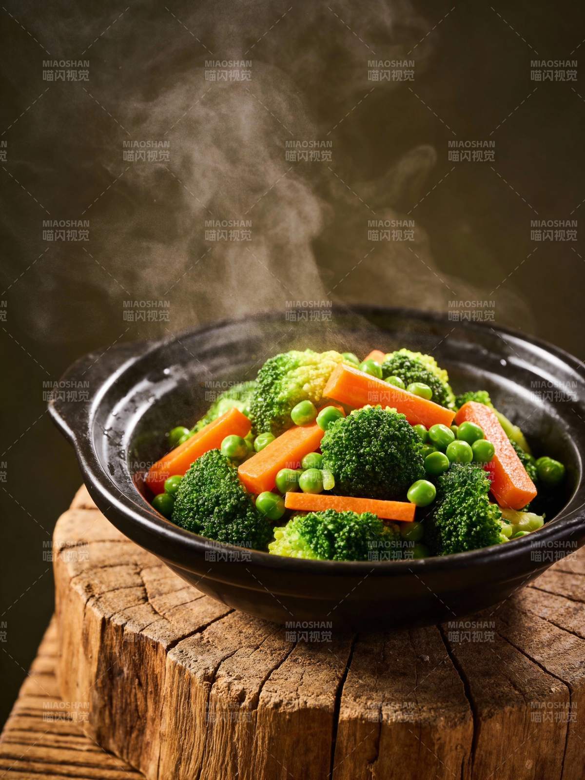 热腾腾的时蔬拼盘图片