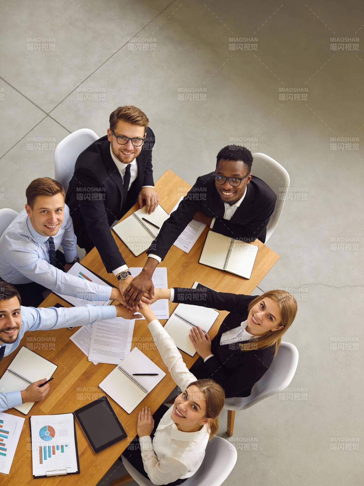 团队协作共进图片