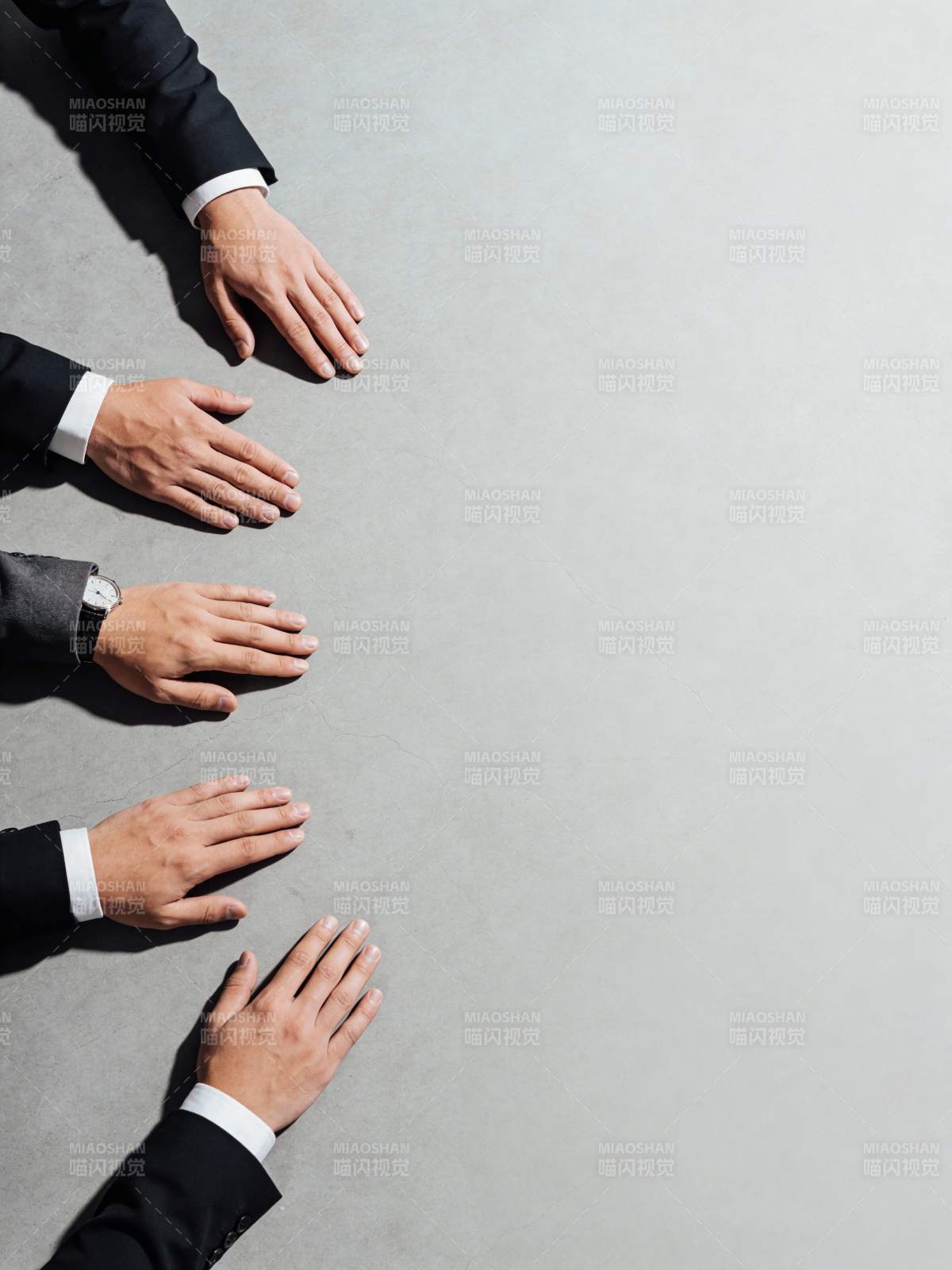 五手并列 携手共进图片