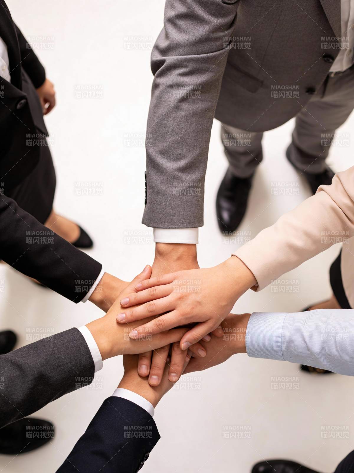 团队协作 携手共进图片