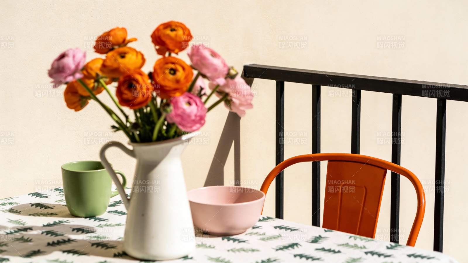 花香满桌 静谧时光图片