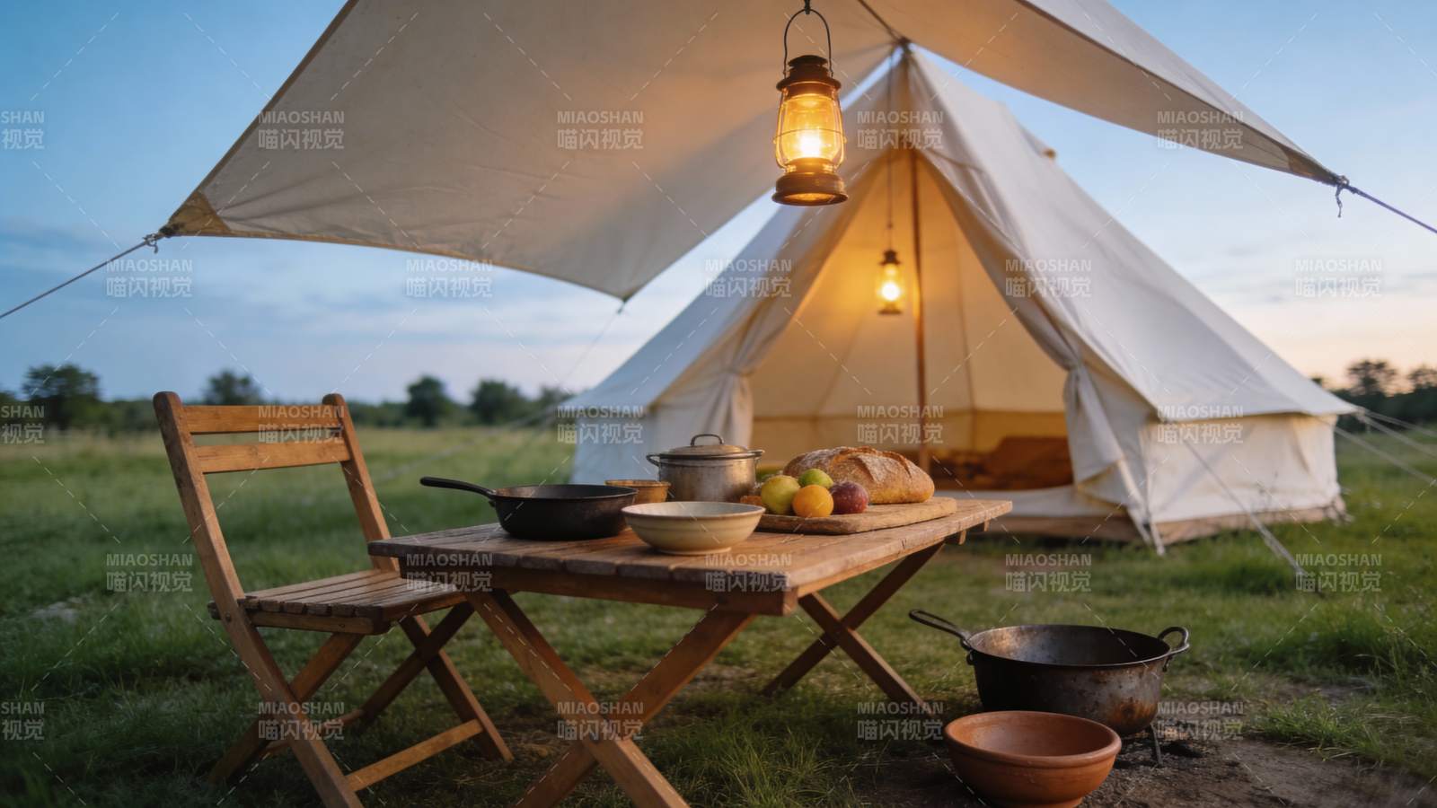 露营帐篷夜景图片