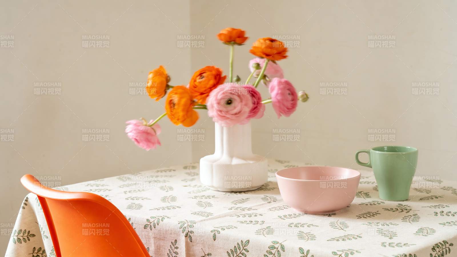 花艺餐桌布置图片