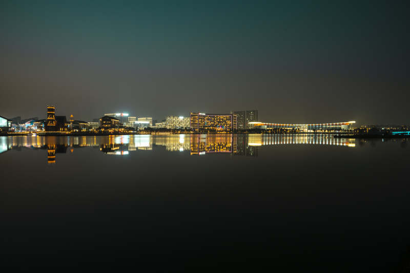 夜景水城倒影图片